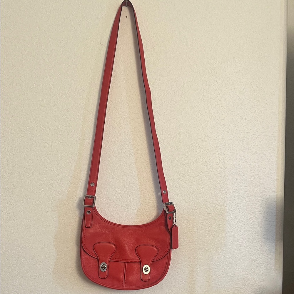 RARE Coach Vibrant Red Leather Shoulder Bag or Cross Body. - Picture 5 of 6